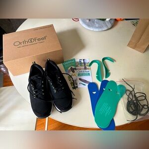 NEW Ortho feet women’s essential comfort sneaker model 981